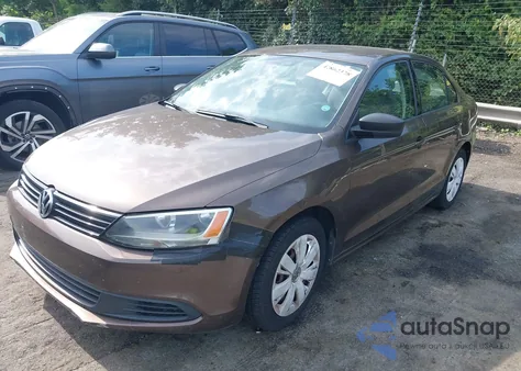 2011 Volkswagen Jetta 2.0L S z USA, uszkodzony, nr VIN 3VW2K7AJ3BM381679